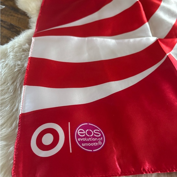 eos Red and White Swirl Scarf - Picture 3 of 5